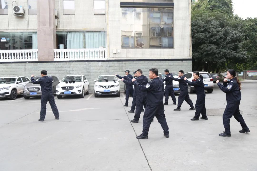 雁江区法院法警大队开展“新年首训”